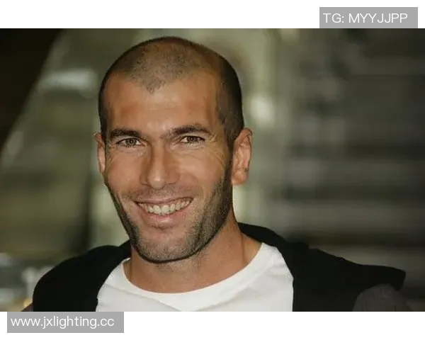 齐达内双重身份的欧冠密码：球员灵性与教练铁腕的完美结合与共振